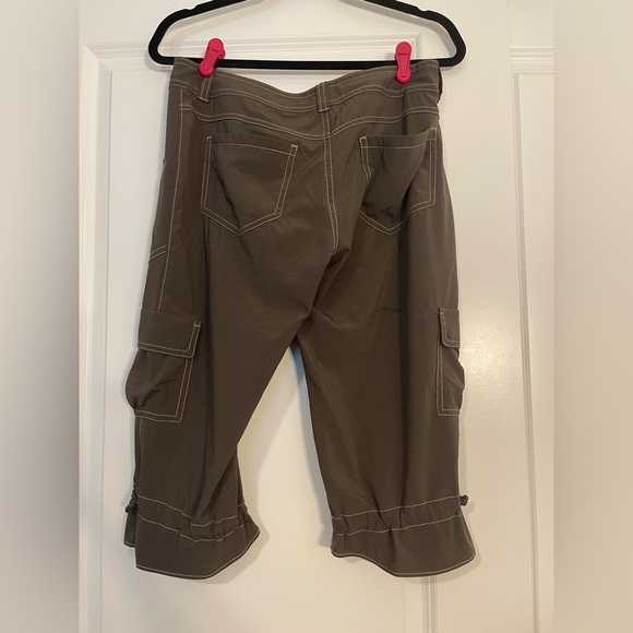 Athleta Brown Cargo Pants Relaxed Fit - Picture 4 of 4